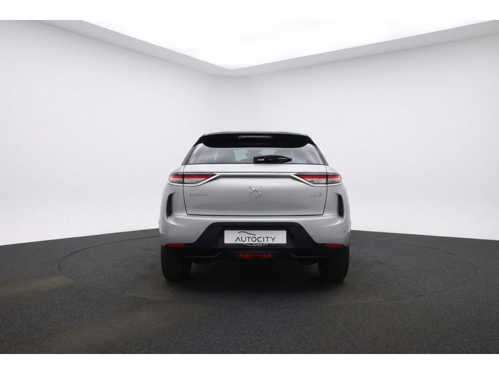 52508782-3.jpg
