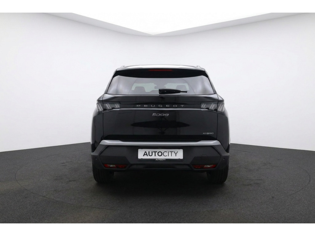 53172848-2.jpg