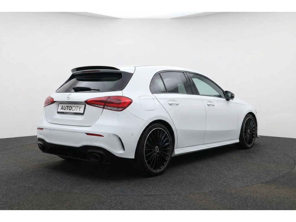 53417614-2.jpg