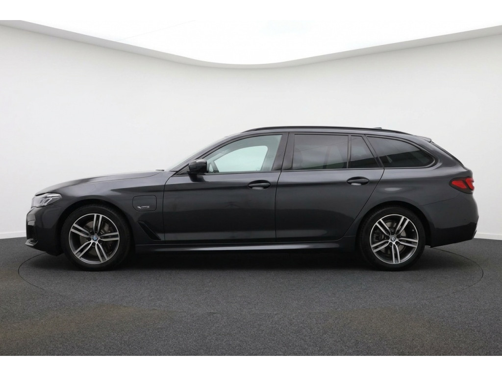 54774312-1.jpg