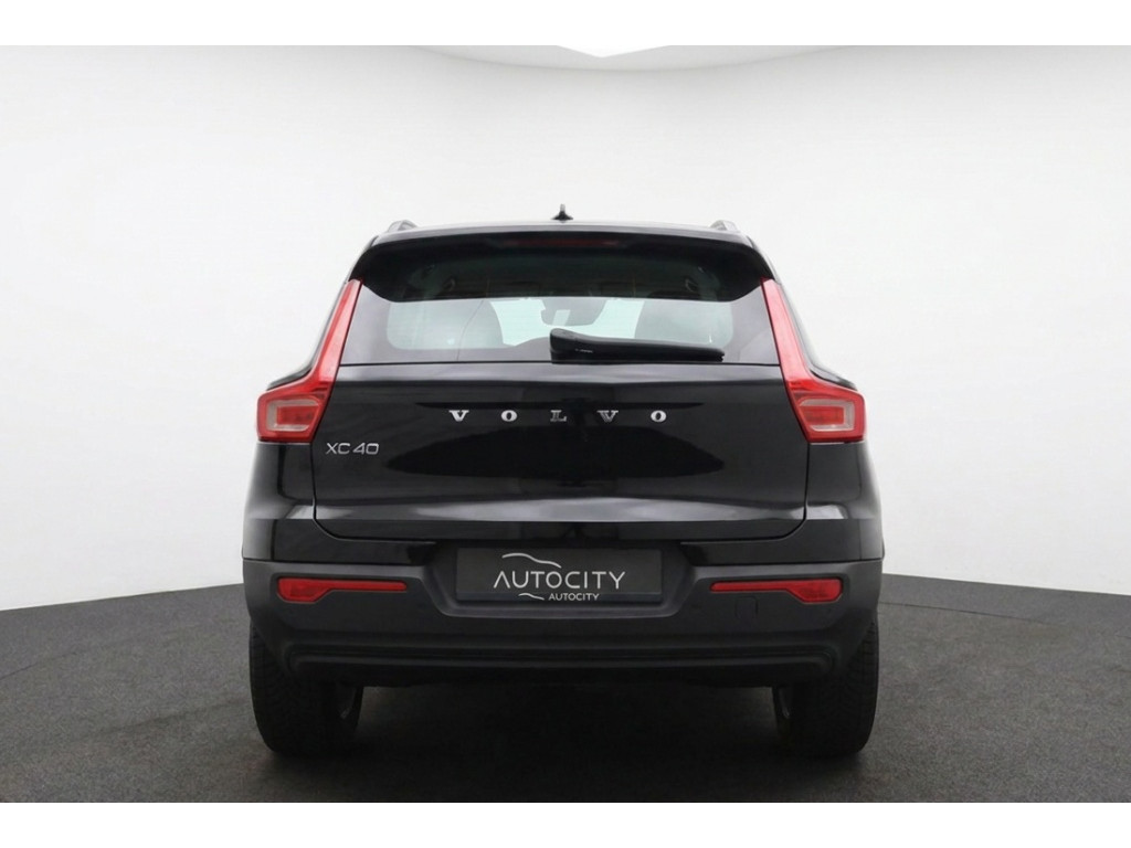 55522642-3.jpg