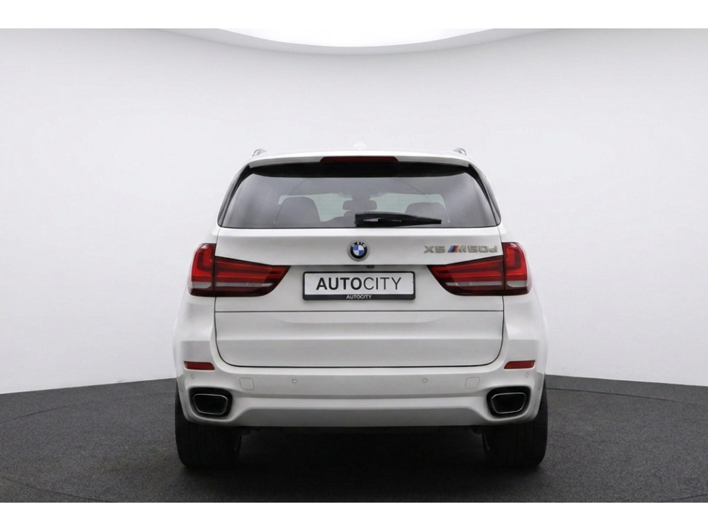 56151559-3.jpg