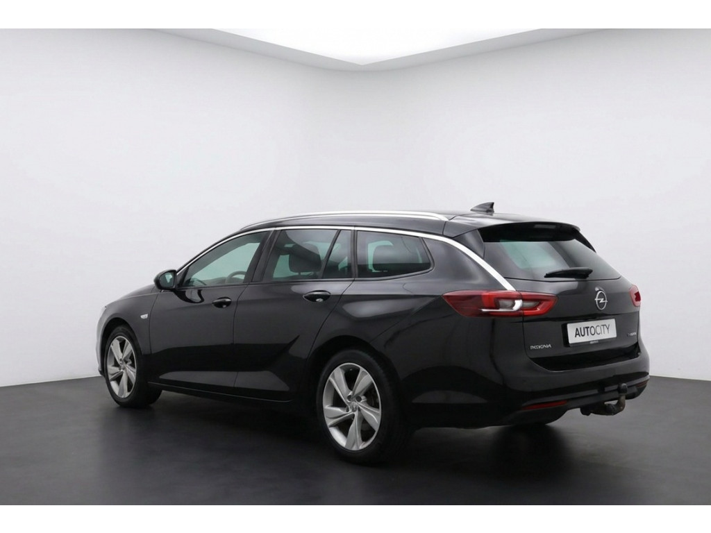56340099-2.jpg