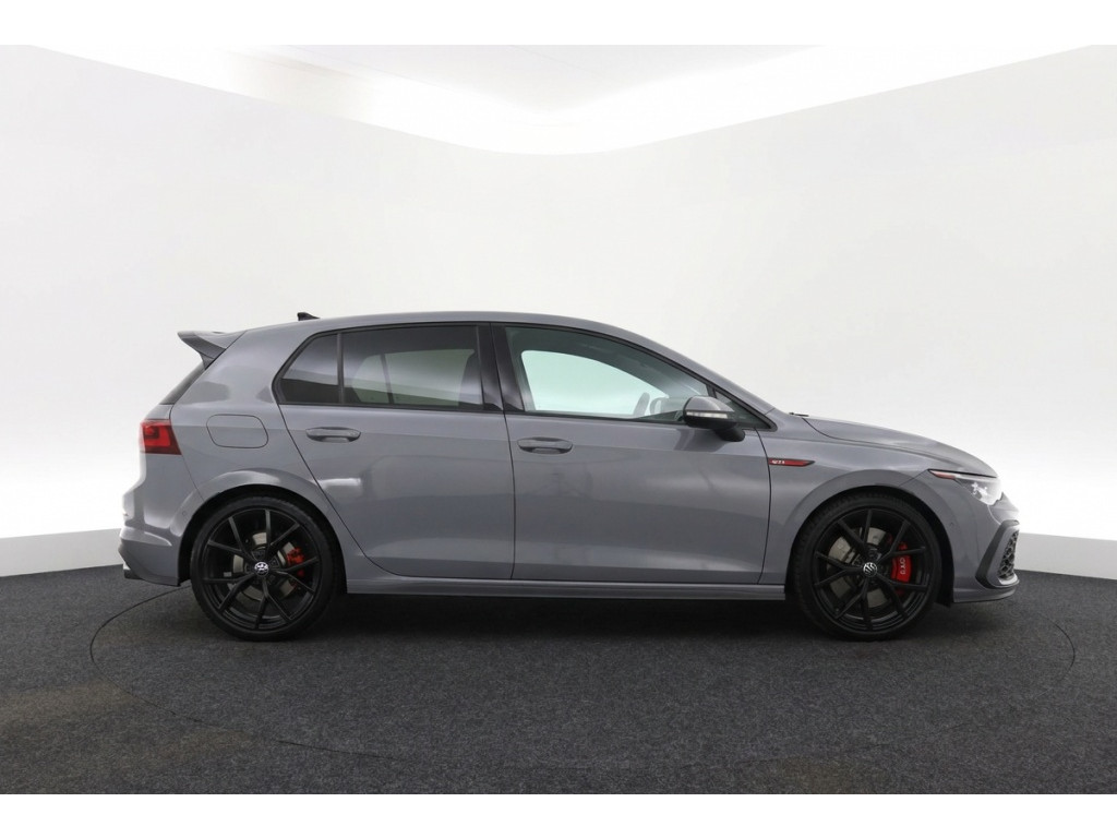 56654631-3.jpg