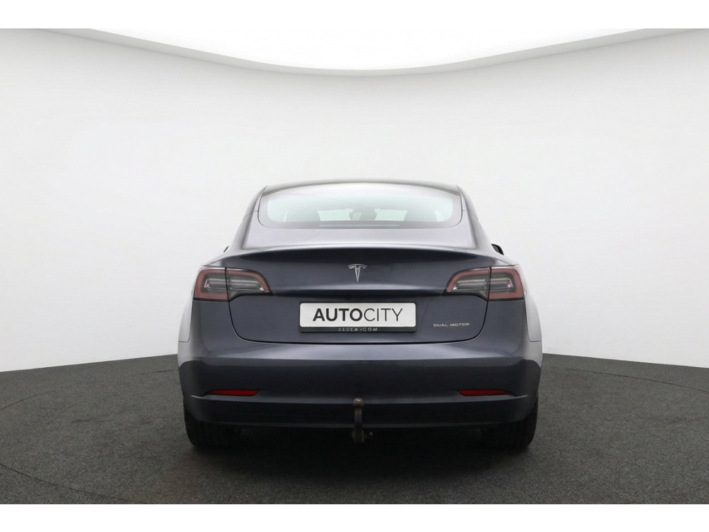 56771315-3.jpg